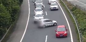 最任性的女司機！三寶高速公路掉頭逆行