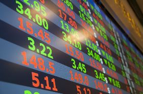 鴻海減資前夕 外資連6賣共逾9萬張 持股比重降至近年新低