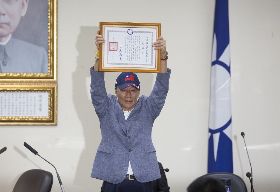 台灣有160萬人吃不飽？陳吉仲、苗博雅批郭台銘發假新聞