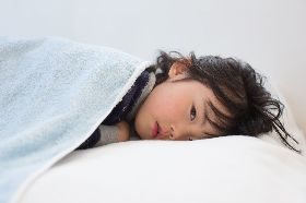 5歲以下是高危險群！腸病毒恐進入流行期 重症前兆一圖看懂