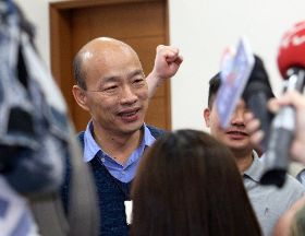 韓國瑜直言柯文哲聲勢看好　「他一面布局、一面保持微笑」
