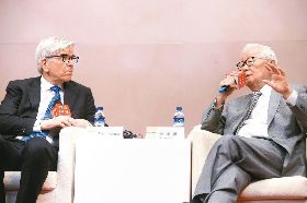 張忠謀：中美貿戰衝擊5G 企業、消費者要付龐大代價