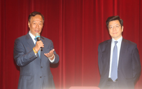 郭董：五年內投資100億 成立人工智慧研究院