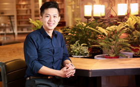 柯P、唐鳳的口譯員，是怎麼練英文的？