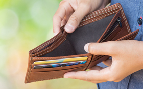 年輕時 窮是一定的 但不代表這個世界是欠你的