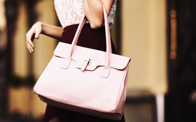 環境的力量 讓月薪三萬的小資女也拼名牌包 變月光美少女