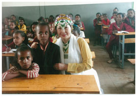 以一頭牛的代價賣女兒、平均壽命40多歲...非洲小女孩教會我的事