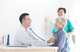 「就像在跟記憶力賽跑……」每3秒就有1人罹患失智症，長照險怎麼賠？