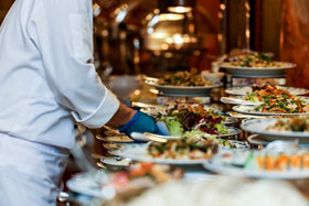 戒律繁複、只食用人道宰殺的肉...伊斯蘭的守護神與禁忌