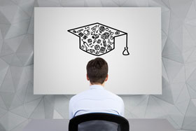 38歲留美博士失業2年，媽媽心痛告白：賣房讓他出國讀書，我錯了