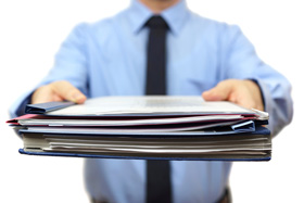 離職沒完成交接，公司可請求扣一個月薪資嗎？