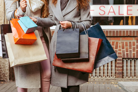 That store is on sale不是指店裡在特價！破解5種英文雙關語