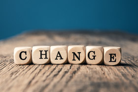 「改變自己很痛苦，但不改變自己會吃苦！」改變自己的人，終將強大