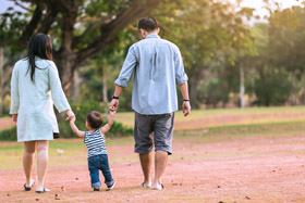 保險法遭質疑：父母幫獨立生活子女買保險「保單無效」？