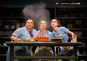 《瘋狂理髮師》開演前請你吃「人肉派」！百老匯3大創新，讓觀眾融入故事情境