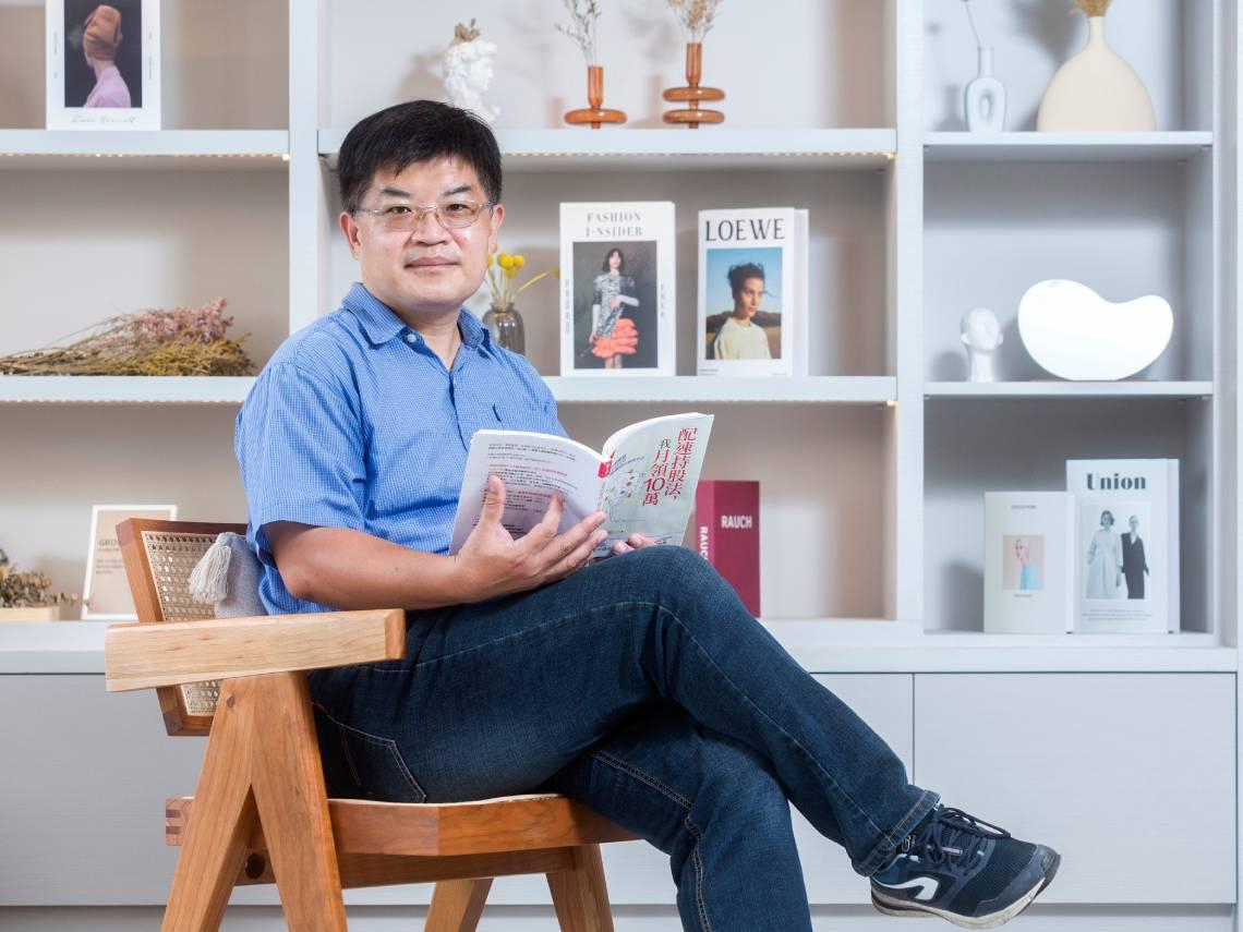 精選熱文》他48歲提早退休！0056、00878…想月領10萬各要持有幾張？「存股ETF月月配月曆大公開」