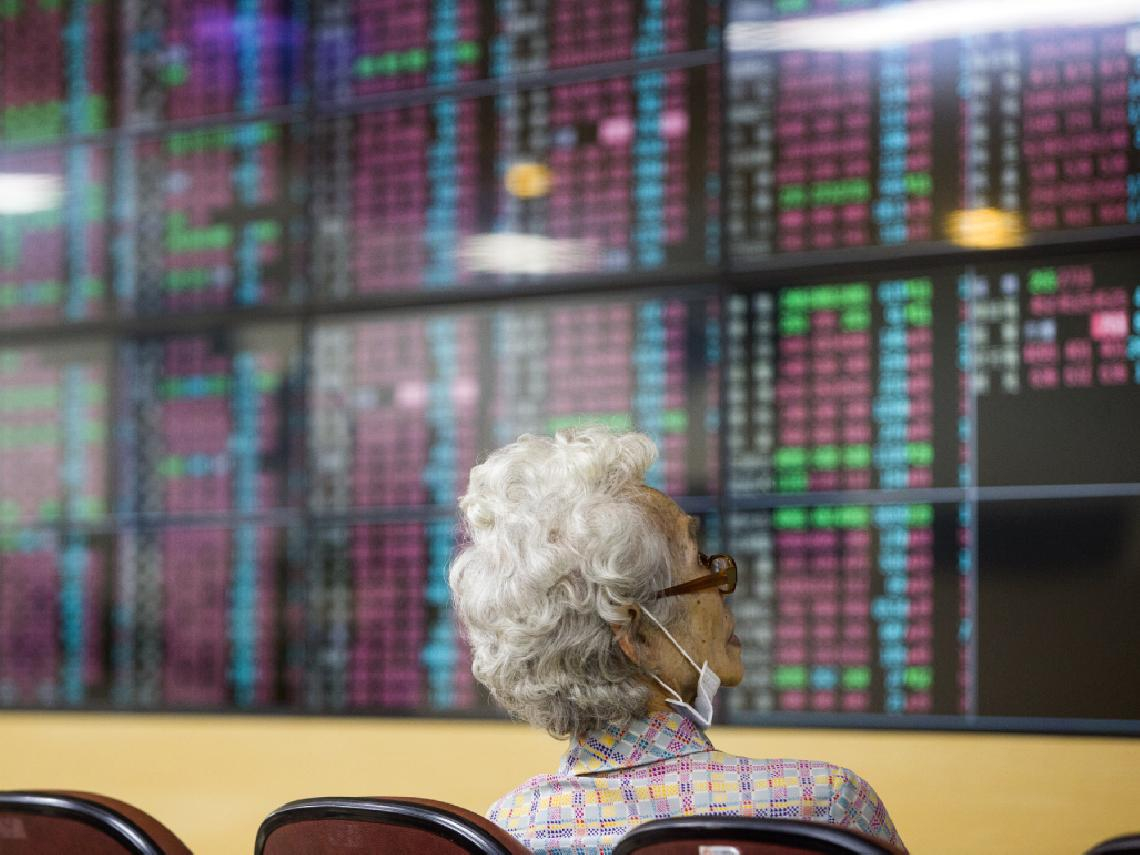 精選熱文》慘賠3棟透天厝！婦產科名醫遺孀的玩股教訓：股市裡「騙人的鬼」比什麼都多！只有3種人可以在股市賺錢