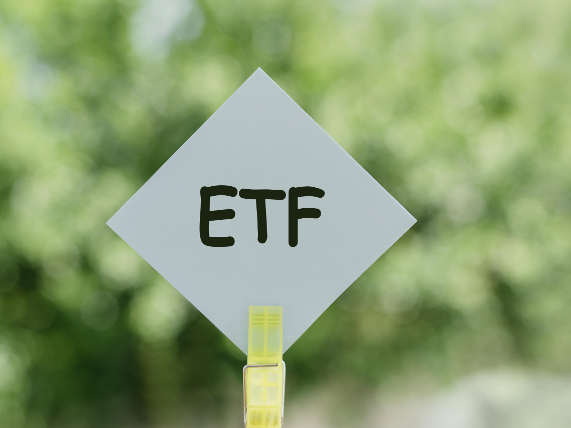 精選熱文》有100萬只存定存，到老恐成下流老人！施昇輝：存股挑這2種ETF、大跌時就該「貪婪出手」