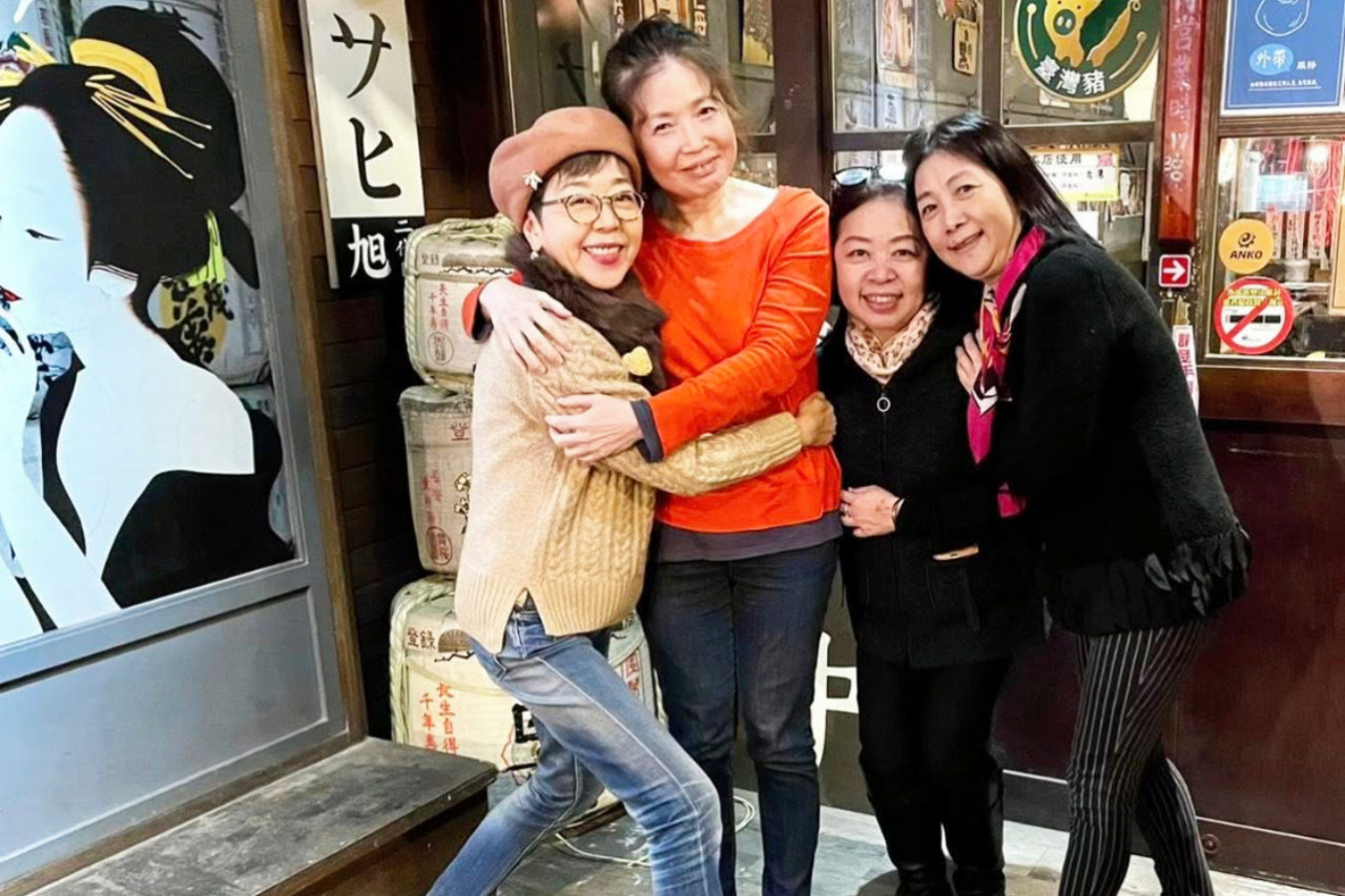 退休後天天和姐妹喝咖啡旅行，卻遇友情風暴差點被禁足…張薇薇：朋友這件事，年輕靠緣分，退休靠智慧
