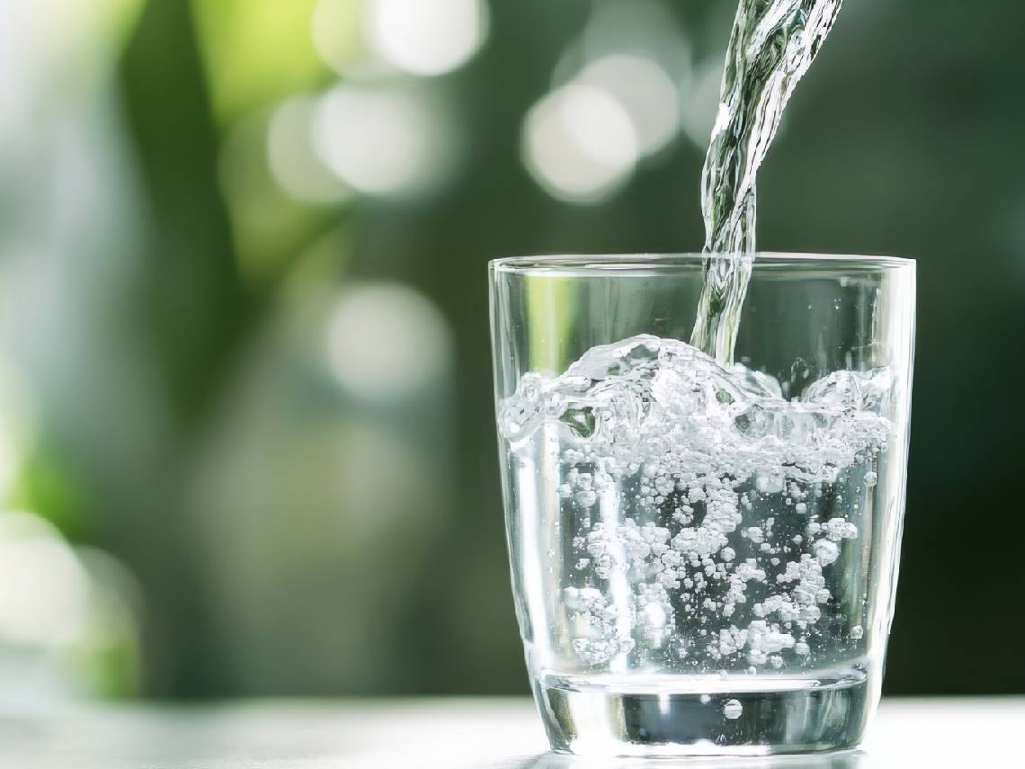 drink water