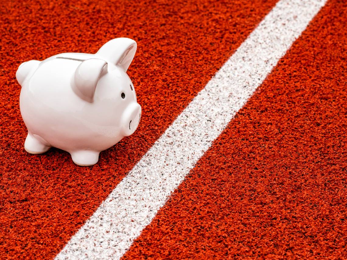 piggy bank race