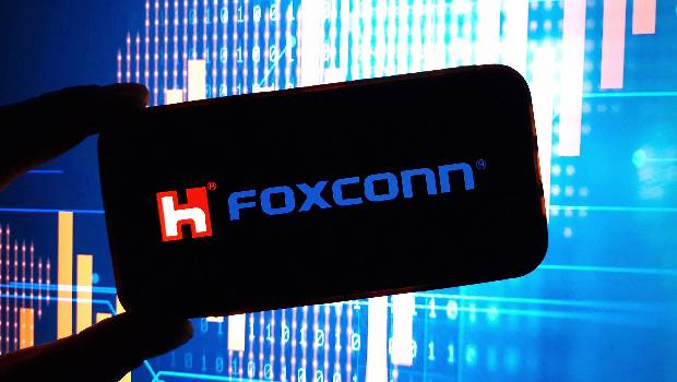 鴻海(2317)還能再漲100元？外資4月以來大買90萬張，目標價狂拉背後：會是一場精心的割韭菜布局？- 今周刊