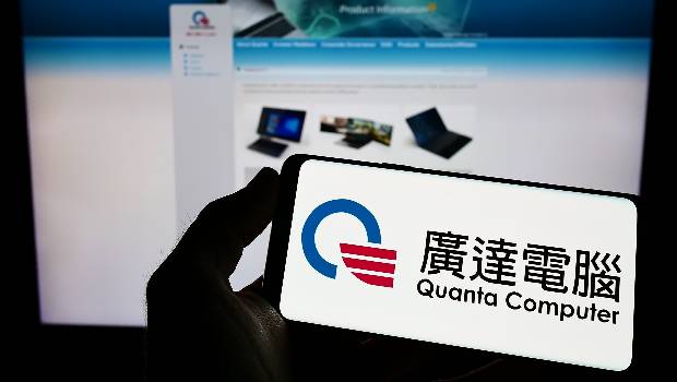 台股大漲，廣達(2382)跌什麼？殖利率5％、營收飆9成「賺AI爆發+現金流」...股價300元還能買？