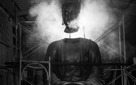 大佛普拉斯 ― 以泰山壓頂之力舉起，輕盈卻擲地有聲地放下