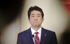 民調跌破五成　文件竄改重創安倍形象