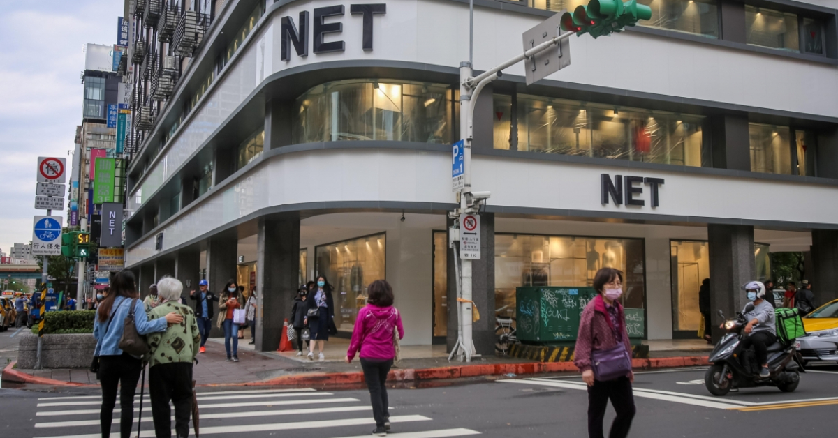 Re: [新聞] 碳佐麻里「高美店」6／30熄燈！房租196萬