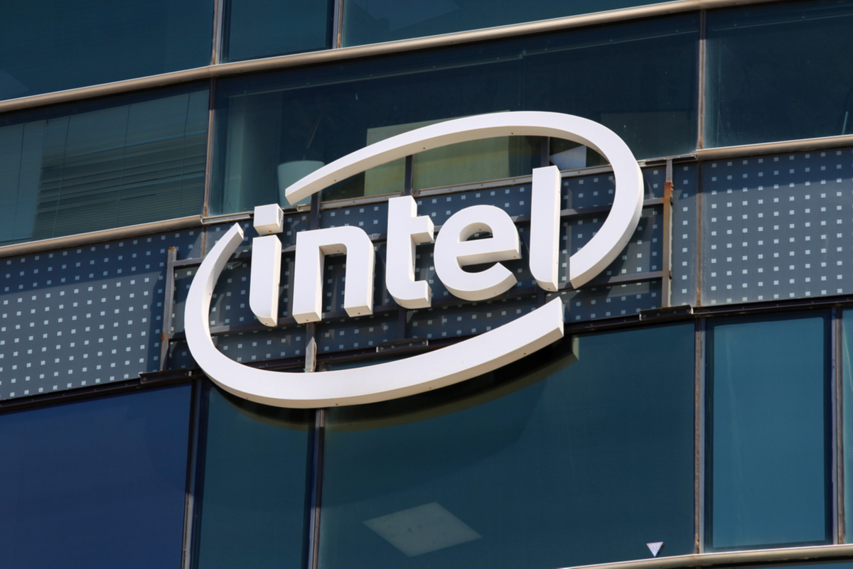 Intel股價重挫跌逾1成　謝金河：2016被台積電超過後...就再也沒追上了！