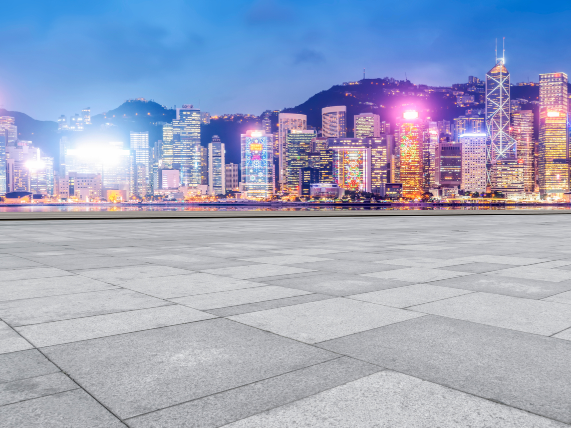 資深基金經理人：從深圳坐船到香港，200人客船只有5人， 飛台北商務艙只有1人，股價跳樓大拍賣　她悟出「歸零思考」投資法