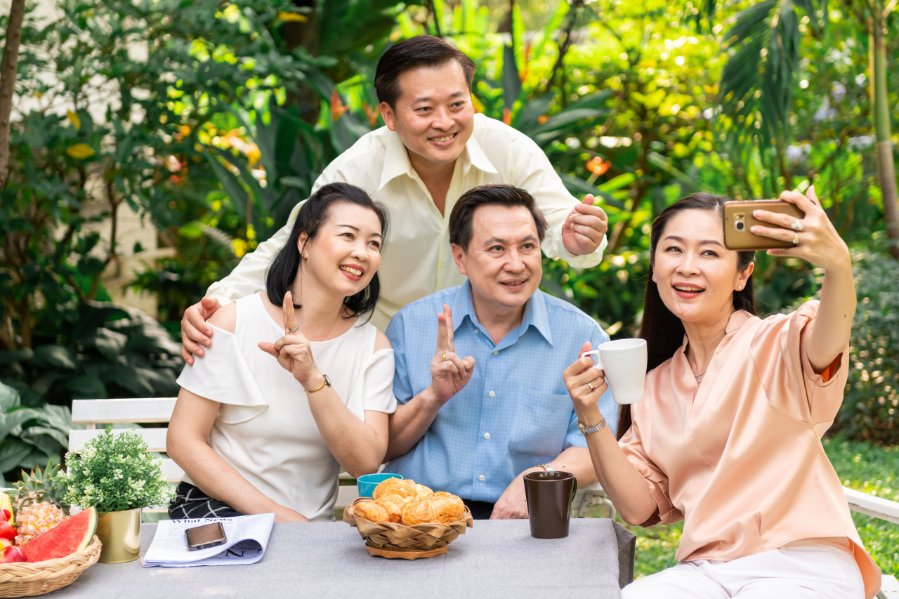 退休後，精選這5種朋友當存股：聊健康、教理財、同頻率…不高攀，讓生活越來越真，心卻更輕盈