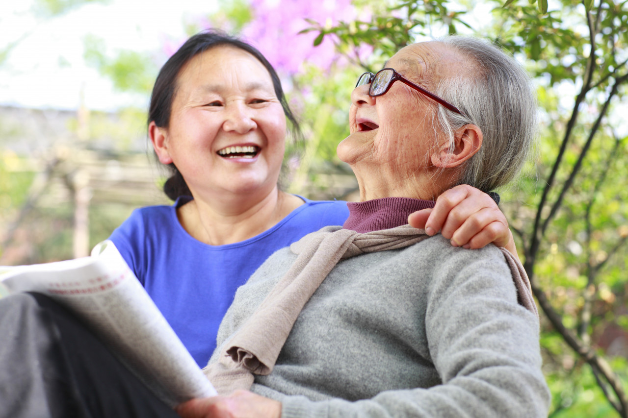 父母80歲罹癌，該拚命治療嗎？家人最難的不是找名醫，而是問一句：你想要怎麼活？