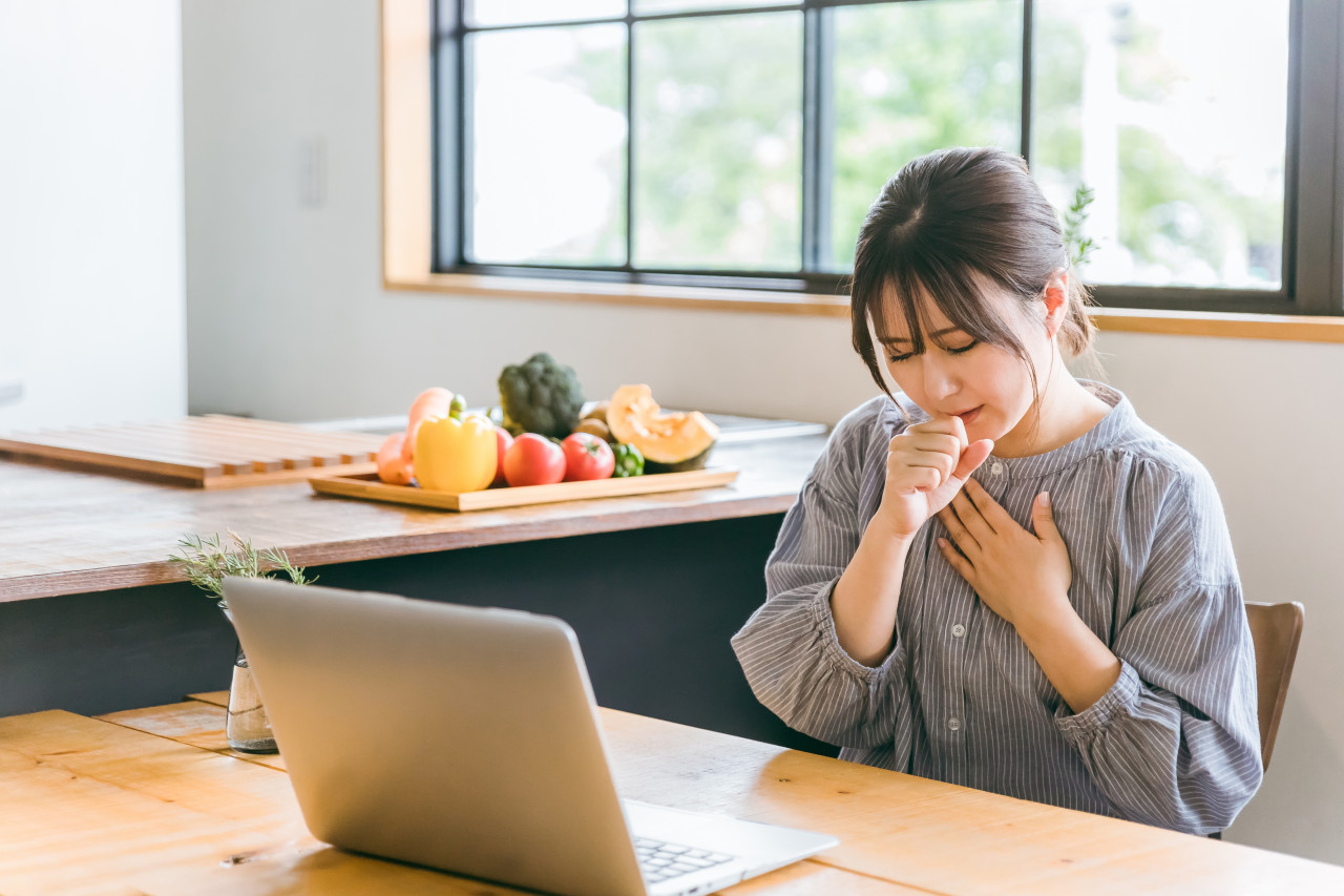 她以為感冒拖太久，卻從過年咳到初夏…醫師一句話點破久咳真相：補水、避刺激就能少受罪
