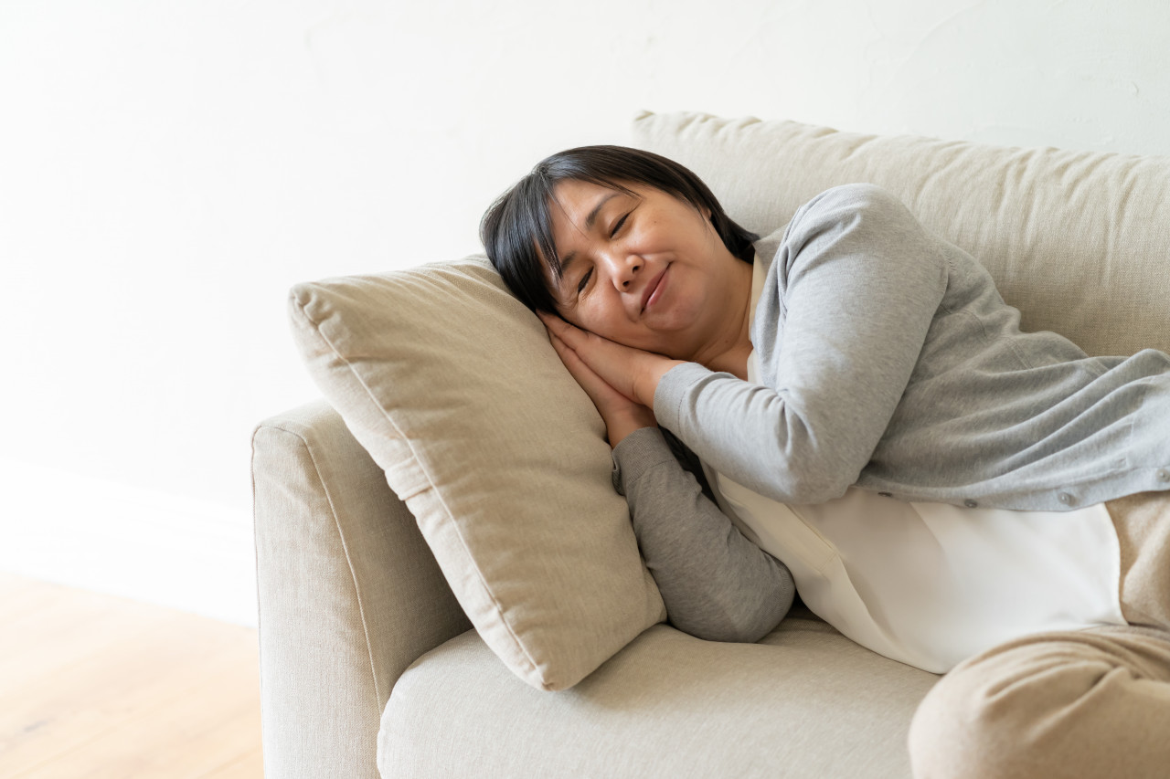 午睡半小時能抗老，大腦年輕6歲！十大完美睡眠關鍵：下午2點後遠離咖啡因，睡前閱讀降7成壓力