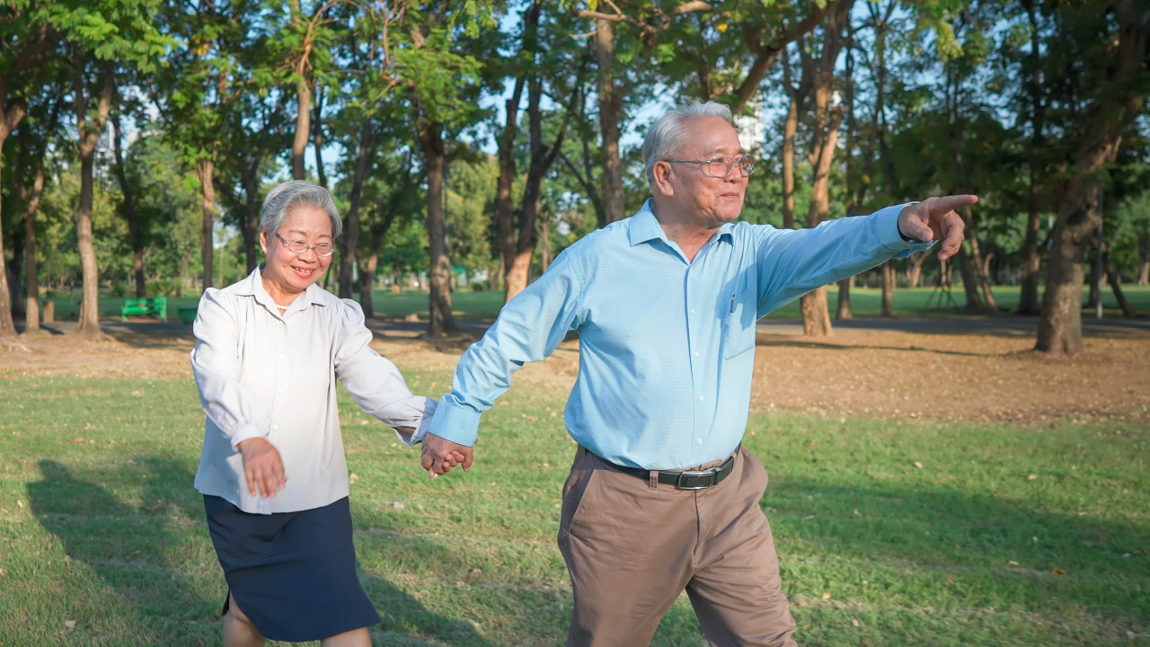 8旬翁散步途中突然劇痛昏厥！主動脈瘤平時沒症狀，破裂恐瞬間休克、致死率達5成：定期追蹤是關鍵