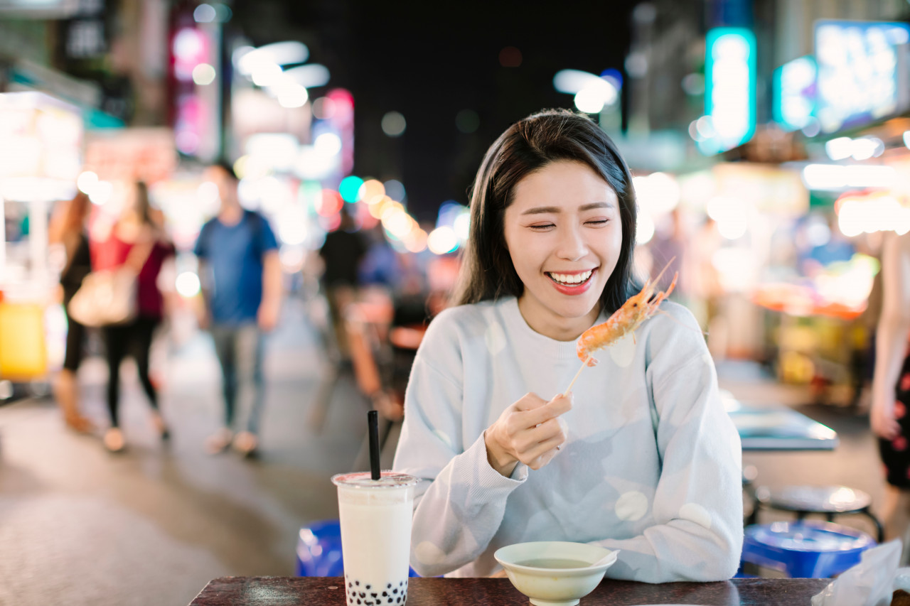 滷味香、手搖甜、喝水少…3年把腎功能吃到第四期！醫曝「7種腎臟害怕的食物」：地瓜葉竟上榜