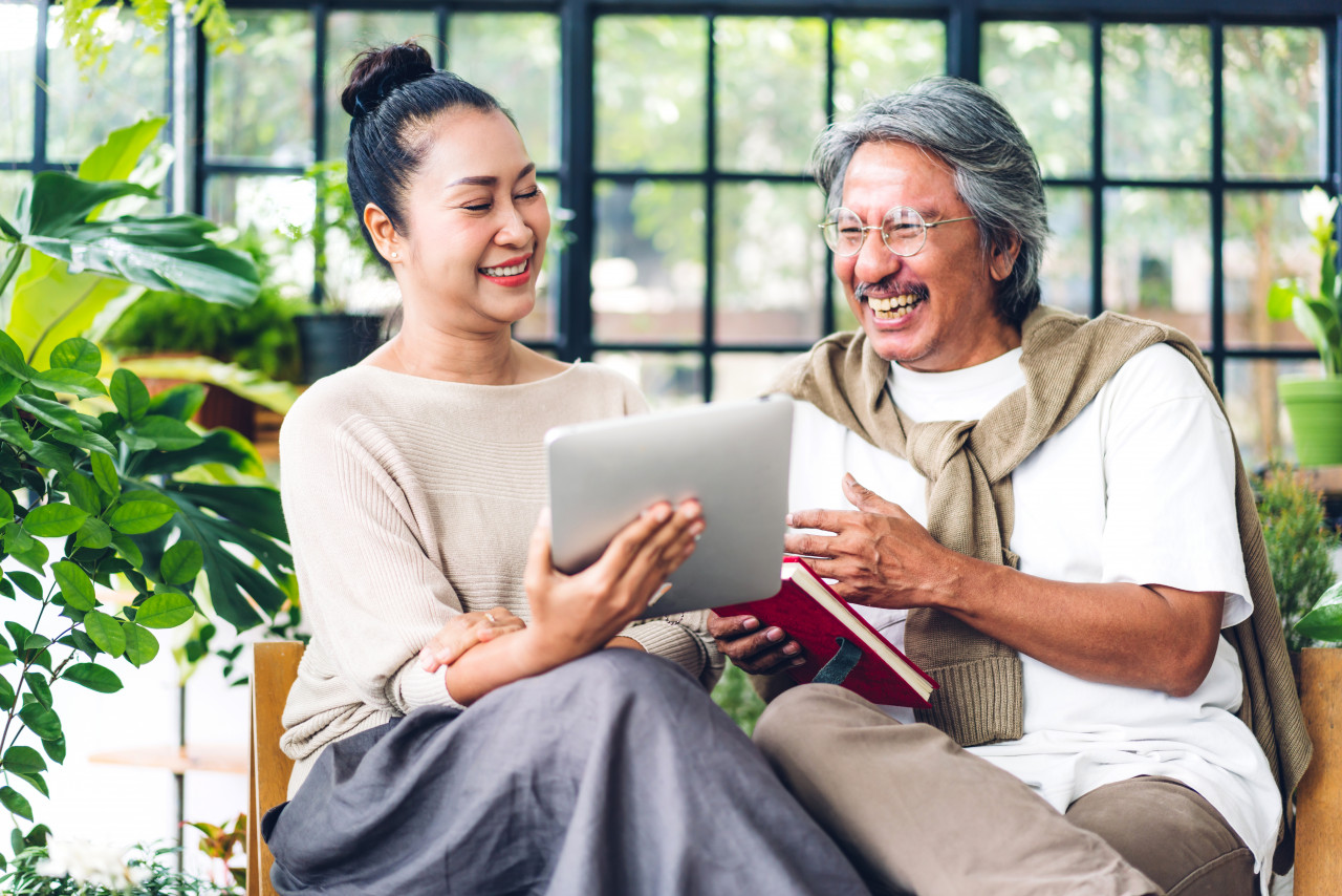 71歲丈夫賠光300萬退休金，60歲的她才明白，婚姻最怕的不是沒錢，而是對「家庭財務」一無所知