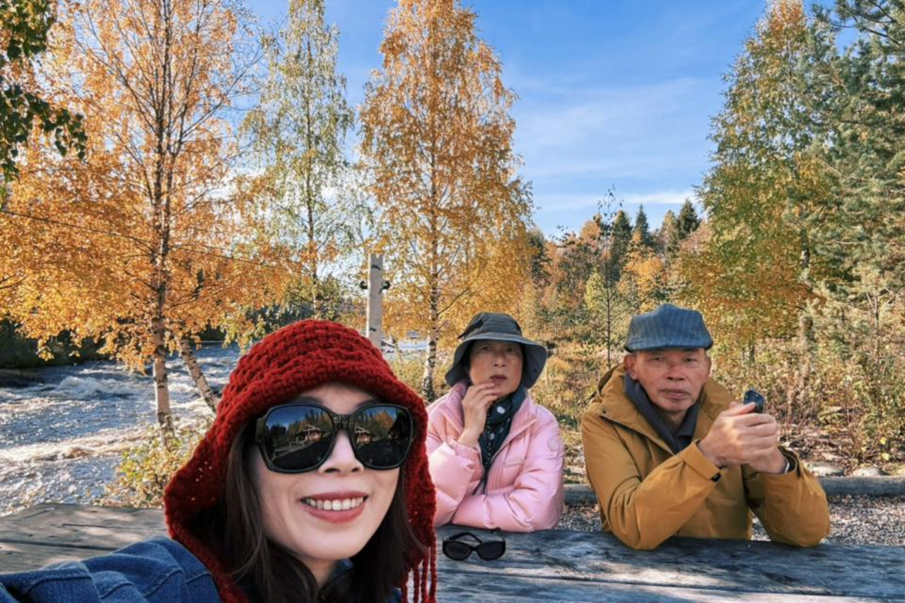 70歲芬蘭追極光，卻為泡麵吵翻天！帶爸媽旅行領悟：一家人沒有過不去的坎「過得去，就是回憶」