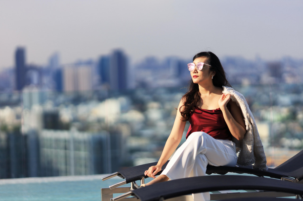 她身價十幾億，口頭禪「All in」卻成銀行黑名單…拒絕「名牌、限量款」，女人要有錢：把主導權拿回手裡