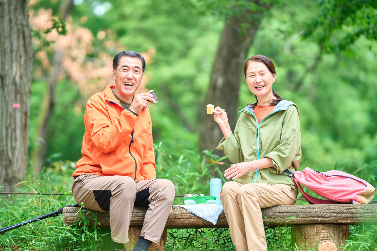 50歲才懂，人生的倦怠，是心底的少年在等你冒險：從「一頓晚餐的時間」開始改變，日子變得毫不費力