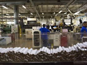 達人看美股》擁穩定高配息優勢  升息趨勢下等買點 菸草業龍頭  兩路並進穩住市場