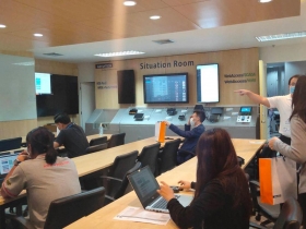 把跨國上課當演唱會辦！資策會22人團隊「出口」遠距授課 泰國600人搶報名