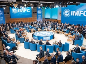 近百國湧入喊救命  擠爆IMF「急診室」