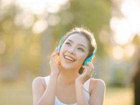 一句話的力量，足以讓人上天堂！50歲擁有好人緣，讚美有「這些」絕招