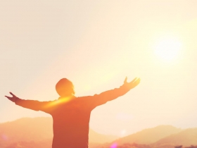 你是神，也是佛