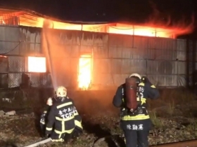 【影片】台中東區新民街暗夜火警，26間攤商付之一炬