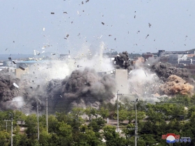 兩韓辦公室大樓爆破畫面曝光　瞬間灰飛煙滅