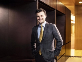 持股不必多也能勝出　五大要素掌握巴菲特選股法則